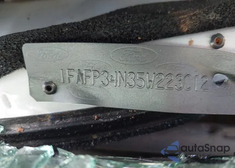 2005 Ford Focus Zx4 from USA, damaged, VIN 1FAFP34N35W223012